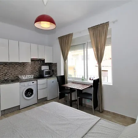 Studio 3 Minutes From The Beach דירה *